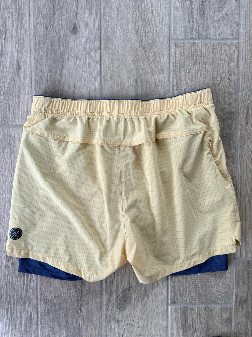 Roark Men’s Bommer Run Amok 3.5” Yellow/Navy Shorts Size Large